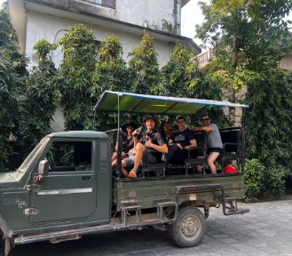 Jungle safari vehicle with tourists ready to view the jungle